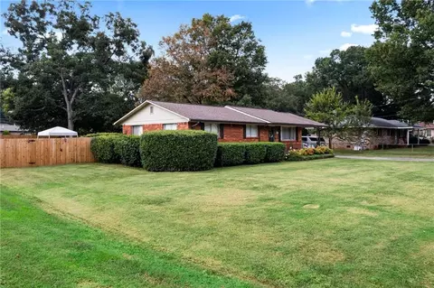 216 Dogwood Dr, Cartersville, GA 30120