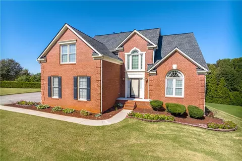 549 Antietam Dr, Stone Mountain, GA 30087