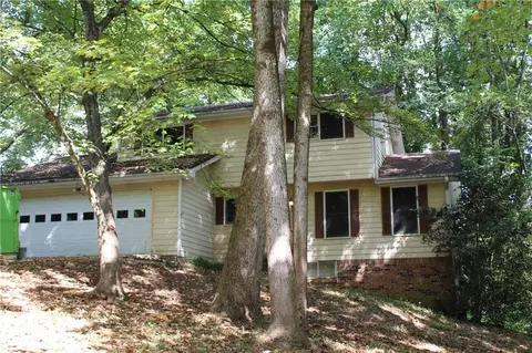 1331 Dogwood Ln, Tucker, GA 30084