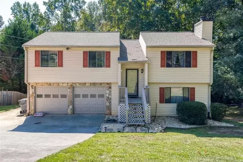447 Brookview Trl, Lawrenceville, GA 30044