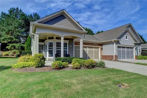 6151 Longleaf Dr, Hoschton, GA 30548