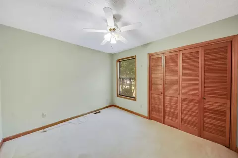 594 Farmbrook Trl NE, Kennesaw, GA 30144 photo 17