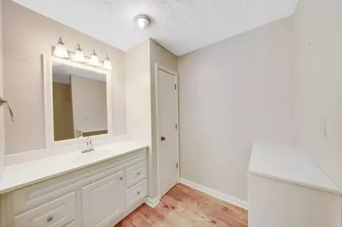 594 Farmbrook Trl NE, Kennesaw, GA 30144 photo 21