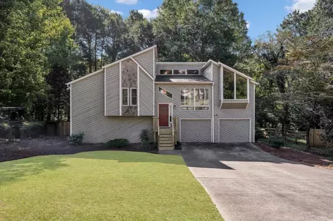 594 Farmbrook Trl NE, Kennesaw, GA 30144 photo 3