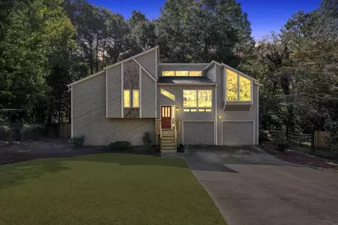 594 Farmbrook Trl NE, Kennesaw, GA 30144 photo 2