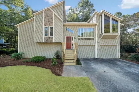 594 Farmbrook Trl NE, Kennesaw, GA 30144