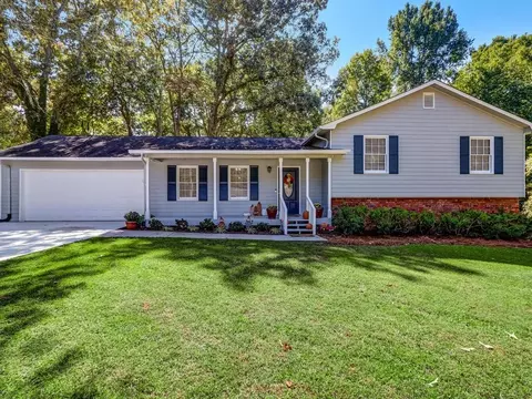 2947 Springlake Dr, Buford, GA 30519