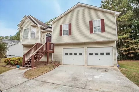 749 Newport Dr, Villa Rica, GA 30180