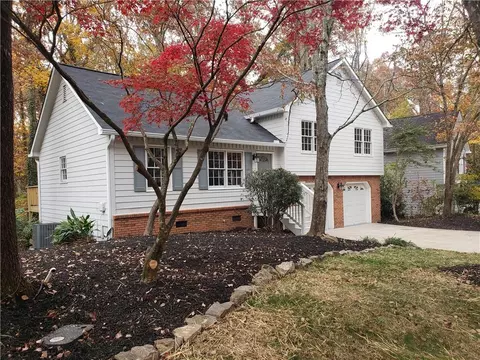 3361 Hickory Ln, Powder Springs, GA 30127