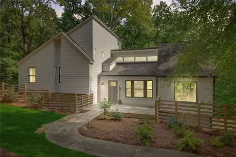 990 Pine Grove Pointe Dr, Roswell, GA 30075