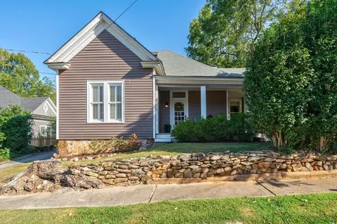 55 Wesley St, Newnan, GA 30263
