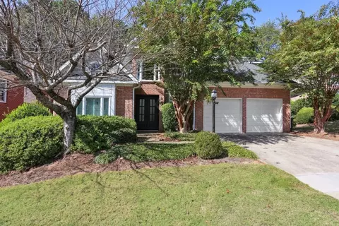 5443 Brooke Ridge Cir, Dunwoody, GA 30338