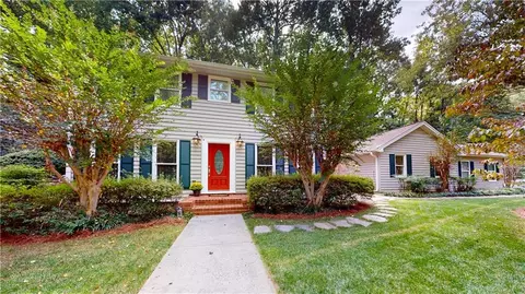 2120 Brendon Dr, Dunwoody, GA 30338