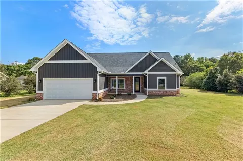 35 Edge Dr, Oxford, GA 30054