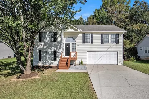 7347 Bramble Oak Dr, Douglasville, GA 30134