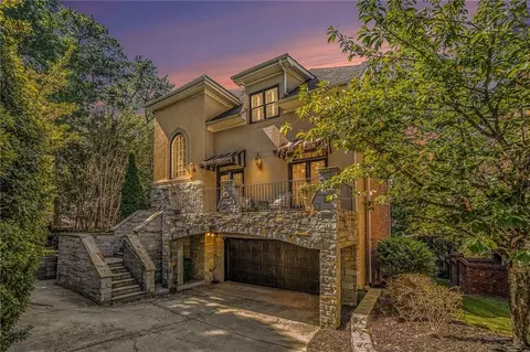 1044 Fairway Ests NE, Atlanta, GA 30319