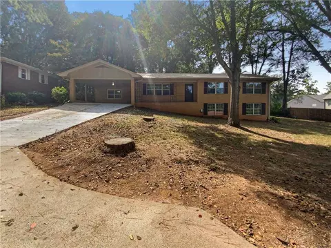 534 Hawkins Store Rd NE, Kennesaw, GA 30144