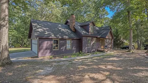 10 Acorn Ct, Villa Rica, GA 30180