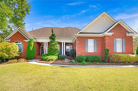 145 Lake Park Dr, Sharpsburg, GA 30277