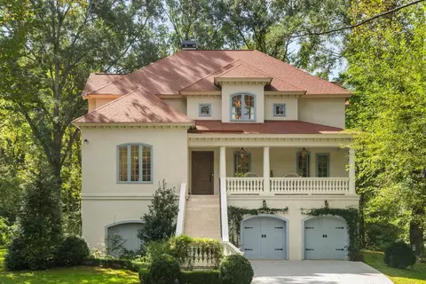 956 Peachtree Battle Cir, Atlanta, GA 30327