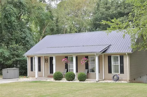 120 Sunny Ln, Commerce, GA 30529