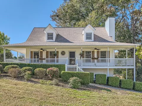 38 Betty Ln, Douglasville, GA 30134