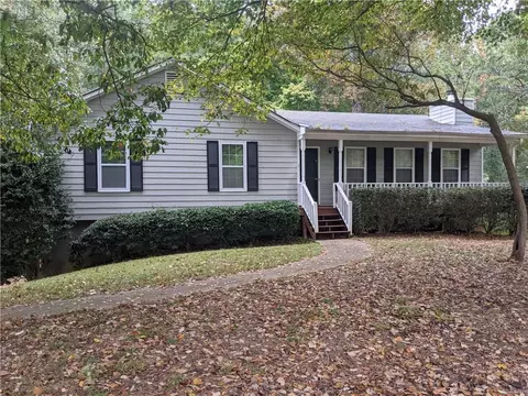 70 Parkway Ct, Dallas, GA 30157