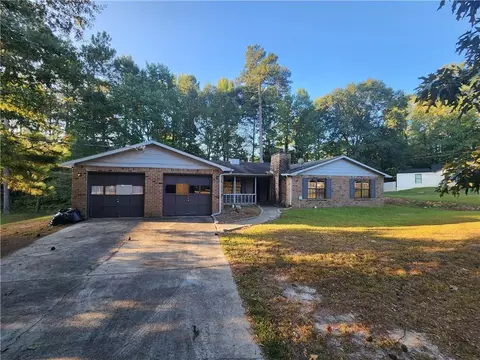 382 Riverbrook Trl, Riverdale, GA 30274