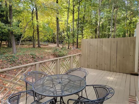 88 Mount Vernon Cir, Sandy Springs, GA 30338
