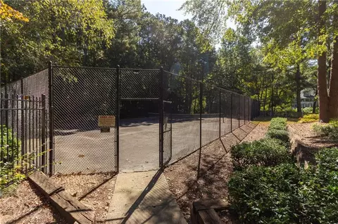6393 Oakleaf Ln, Morrow, GA 30260 photo 15
