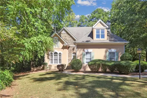 9652 Fox Hunt Cir N, Douglasville, GA 30135