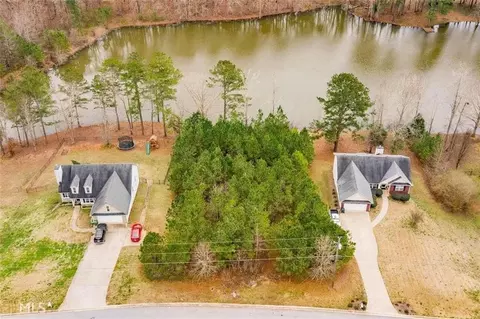 437 W Wind Dr, Villa Rica, GA 30180