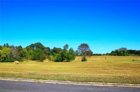 0 Fox Den Dr, Calhoun, GA 30701