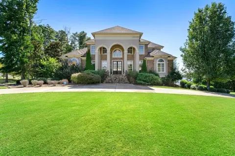 1801 Lake Pointe Cir, Locust Grove, GA 30248