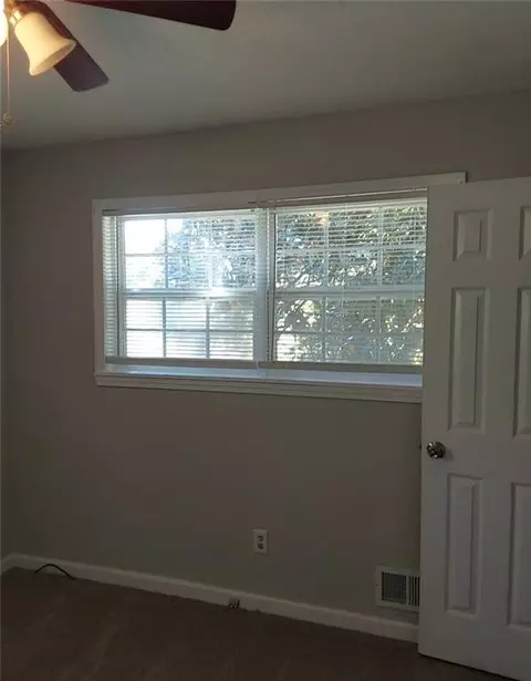 994 Majesty Ln, Morrow, GA 30260 photo 7