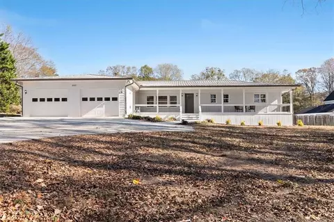 6010 Lights Ferry Rd, Flowery Branch, GA 30542