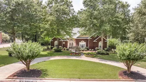 102 Royal Oaks Ln, Kathleen, GA 31047