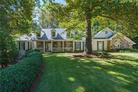 335 Fauna Ct, Sandy Springs, GA 30350