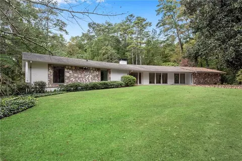 5789 Musket Ln, Smoke Rise, GA 30087