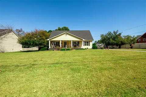 1910 Bennett Rd, Grayson, GA 30017