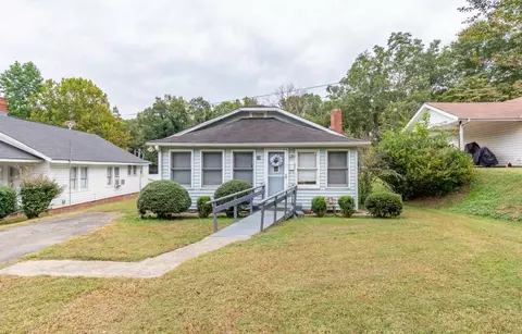 39 E Park St, Buford, GA 30518