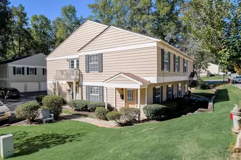 1304 Surrey Ln, Marietta, GA 30008