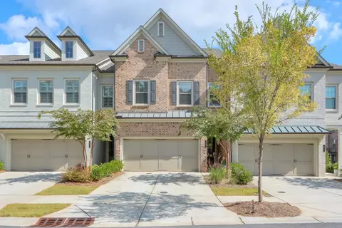 29 Lochurst Ln, Roswell, GA 30076