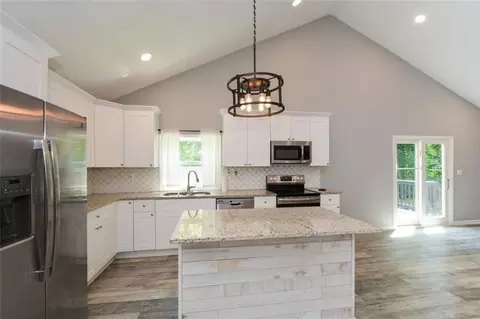 9518 Kraft Dr, Winston, GA 30187