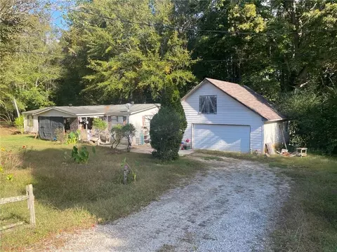 6983 Deaton Henry Rd, Flowery Branch, GA 30542