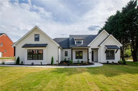 11 Saint Ives Ct, Winder, GA 30680