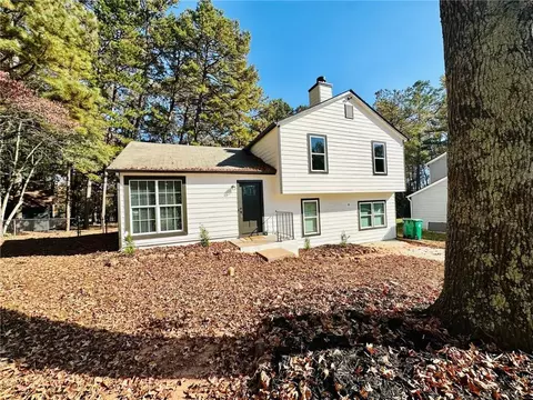 5420 Farmview Close, Stone Mountain, GA 30088