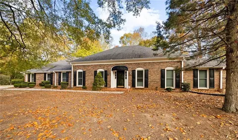 1310 Treebrook Ct, Roswell, GA 30075