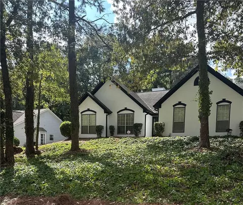 1562 Longwood Dr, Lawrenceville, GA 30043