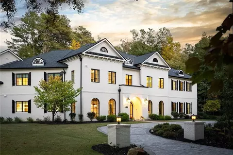 552 E New Salem Cmn NW, Marietta, GA 30064